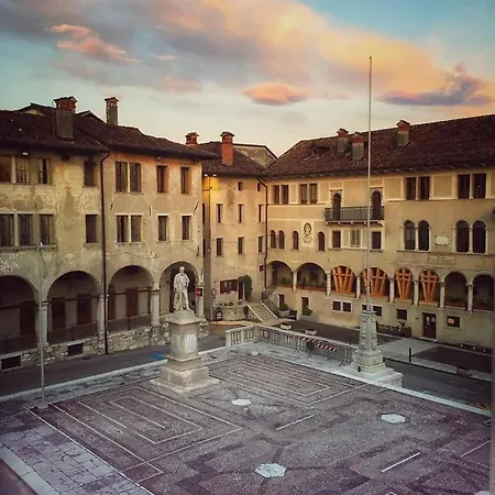 Via Mezzaterra 10 *