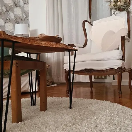 Daire Via Mezzaterra 10 *